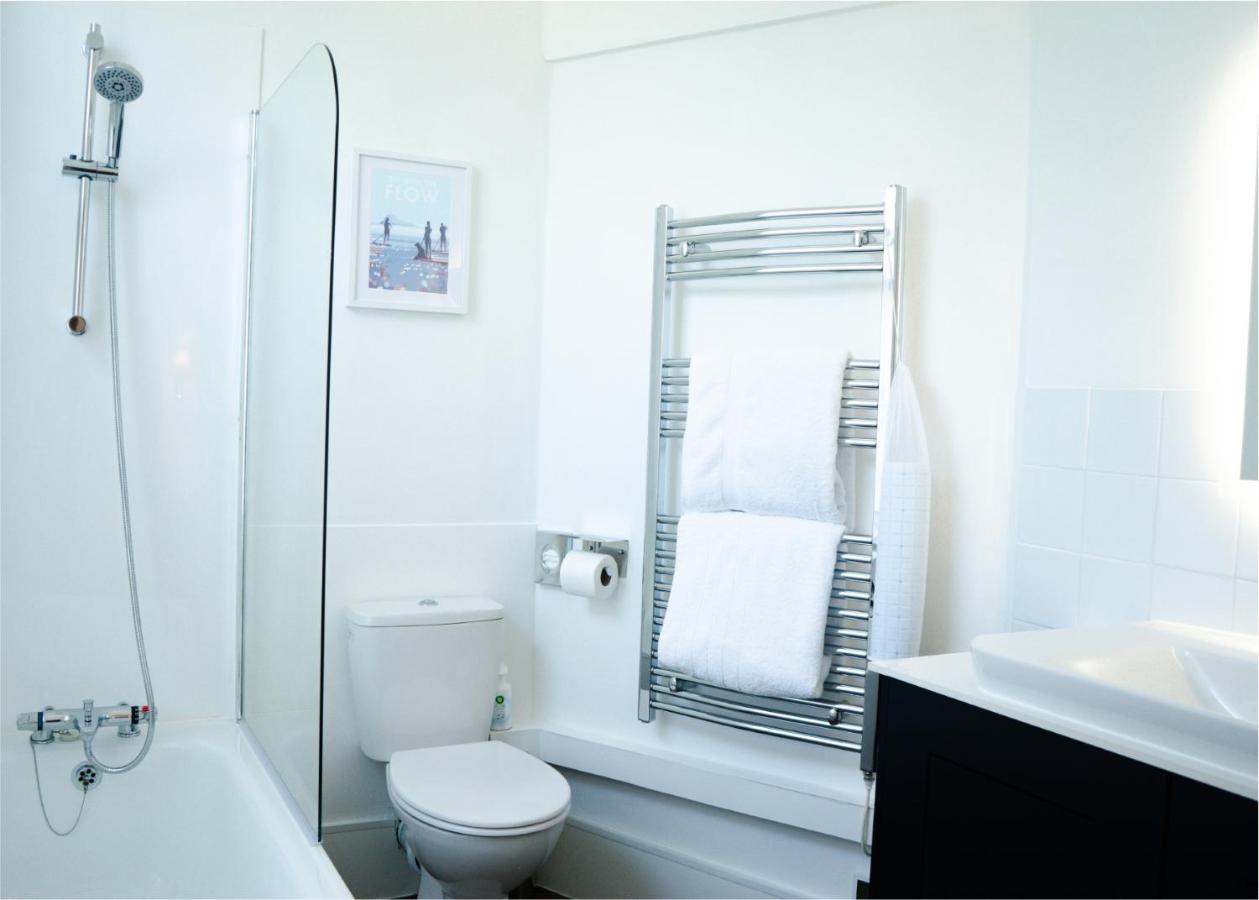 Gresham Court Hotel Торки Екстериор снимка