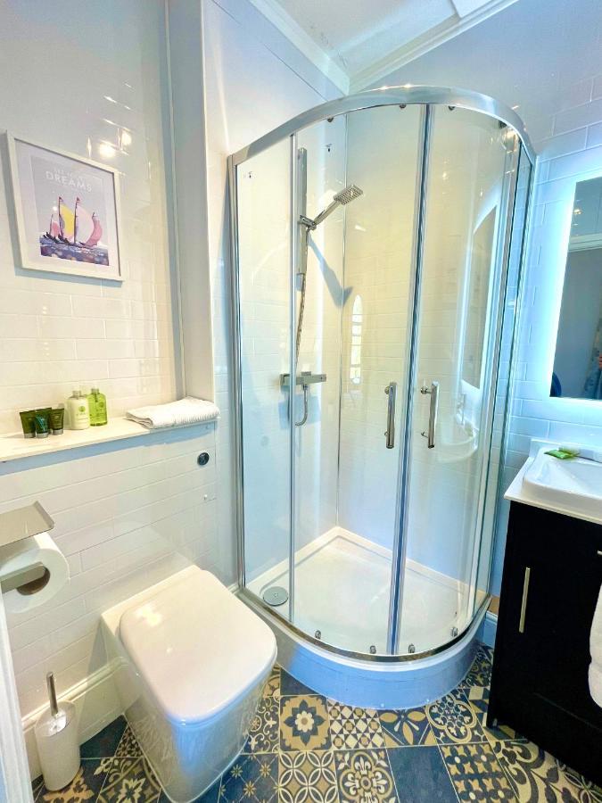 Gresham Court Hotel Торки Екстериор снимка