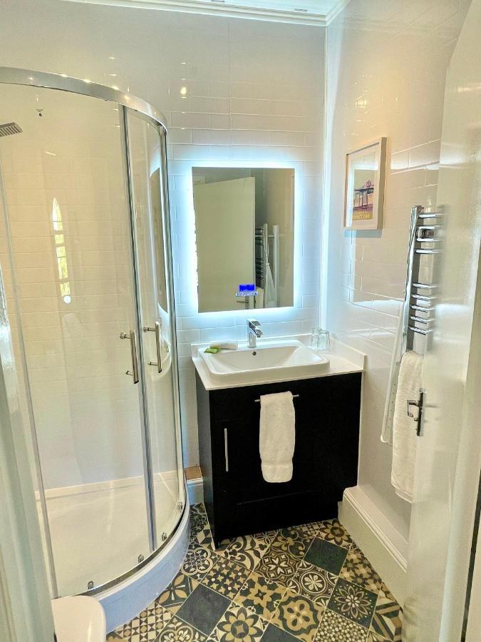 Gresham Court Hotel Торки Екстериор снимка